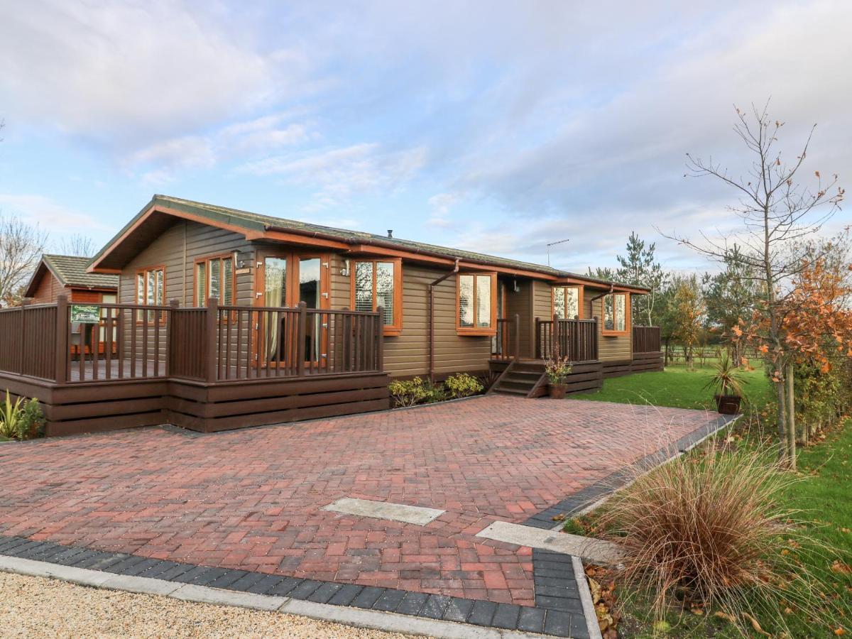Oakwood Lodge York Exterior photo